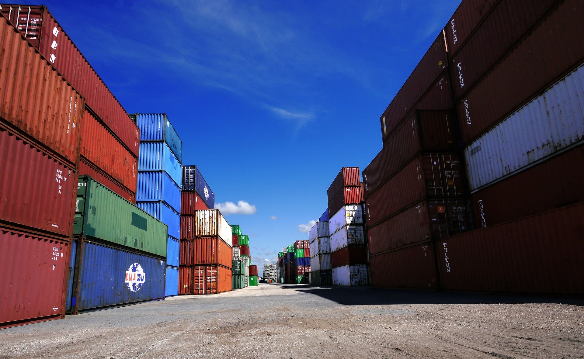container transport maritime pénurie stock